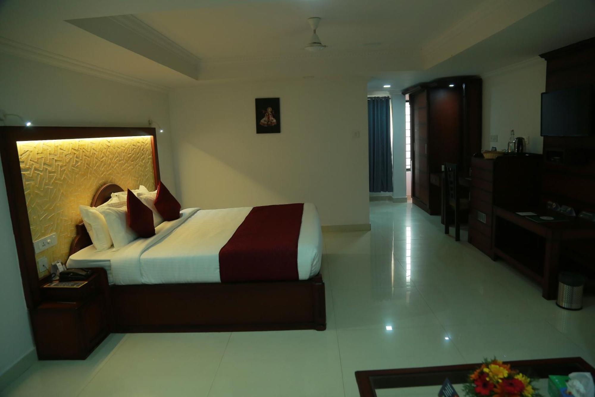 Hotel Savera Park Thrissur Exterior foto